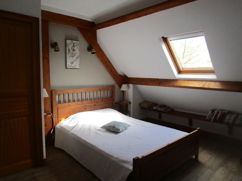 Chambre sous les poutres, gîte 5 personnes